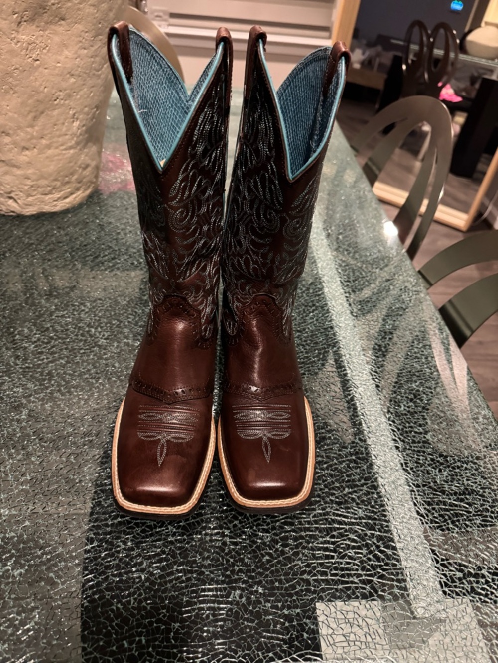Ariat Women’s Brown Leather Cowboy Boots with Blue Shaft Lining 7.5